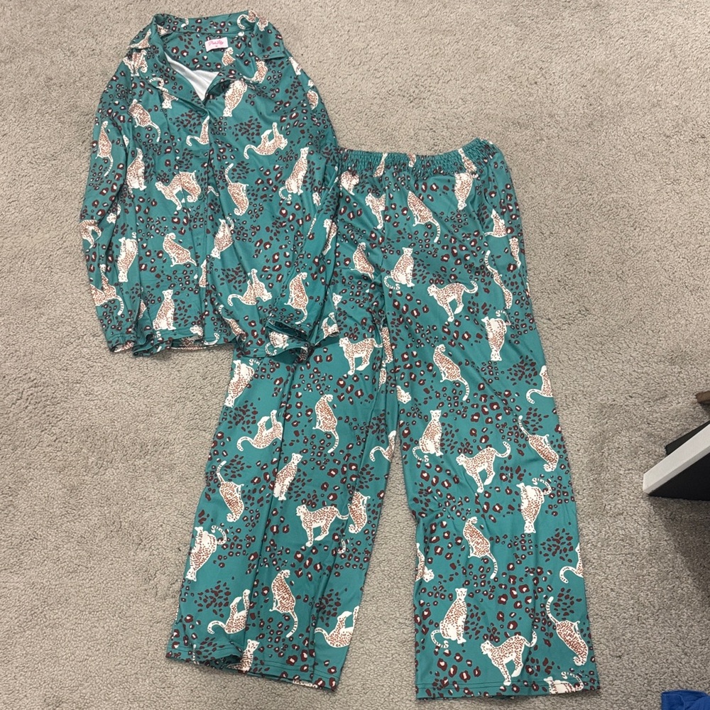 Pink Lily Teal Leopard Pajama Set Women